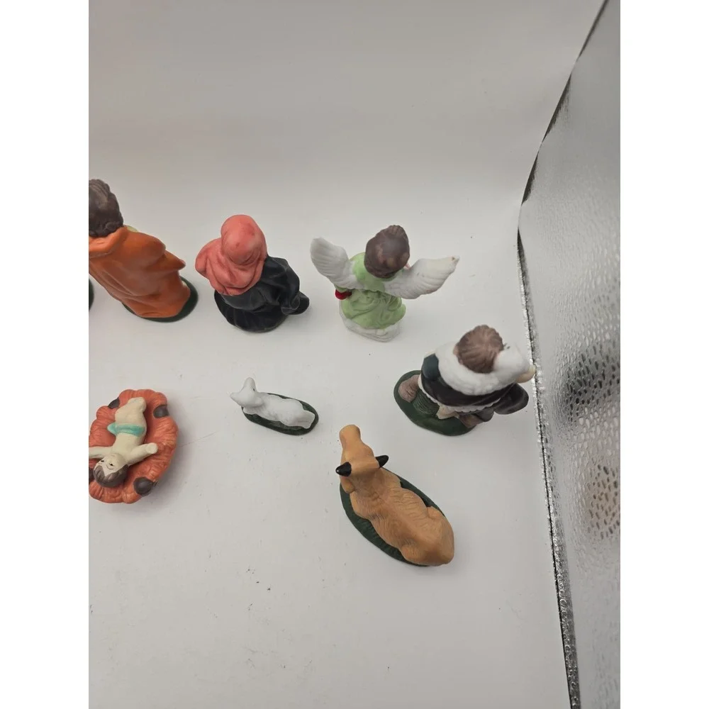 Vintage Christmas  Porcelain Nativity Scene 11 Piece